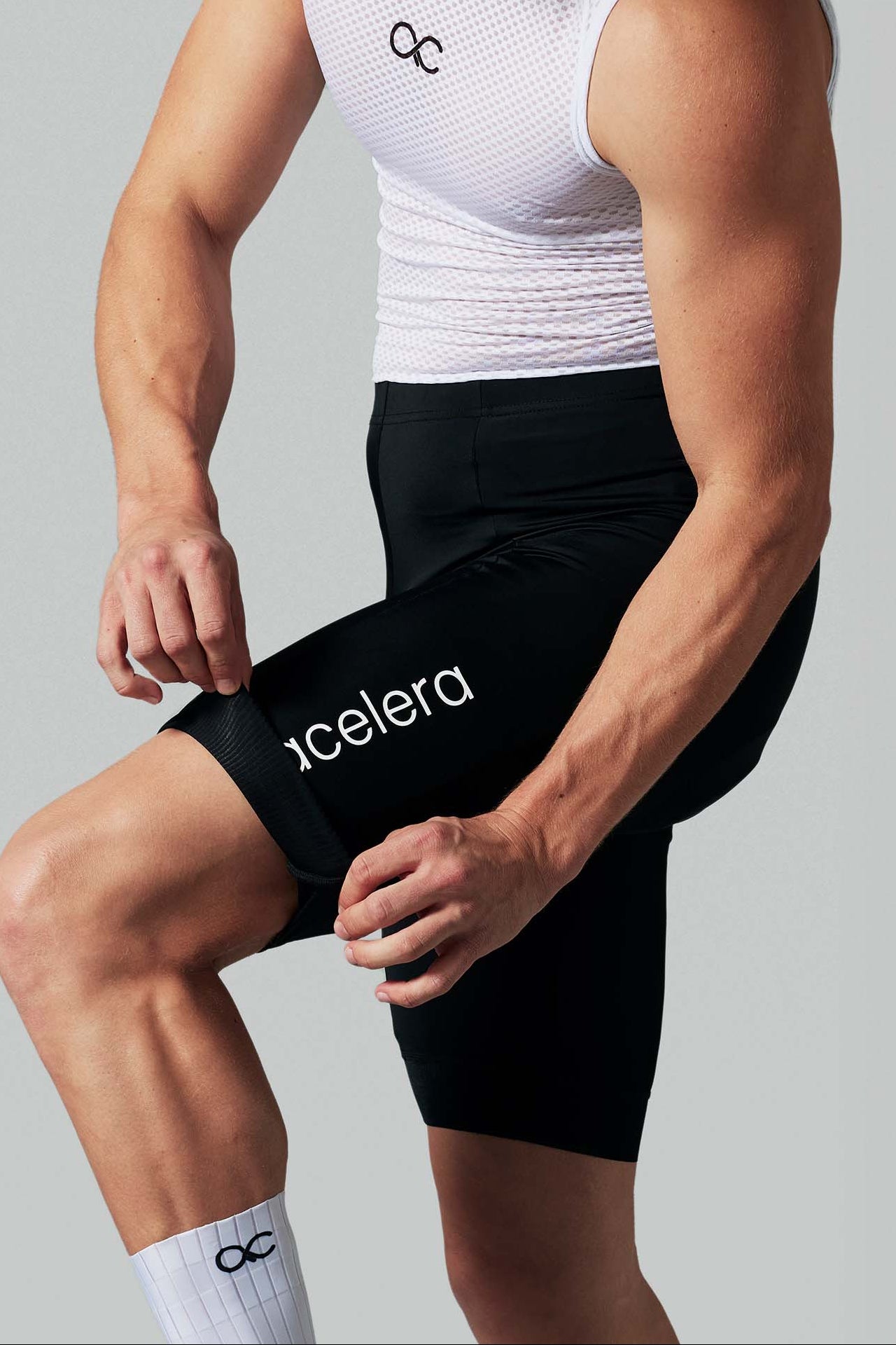 Acelera Detalle de pantalones cortos de ciclismo Essential para hombre