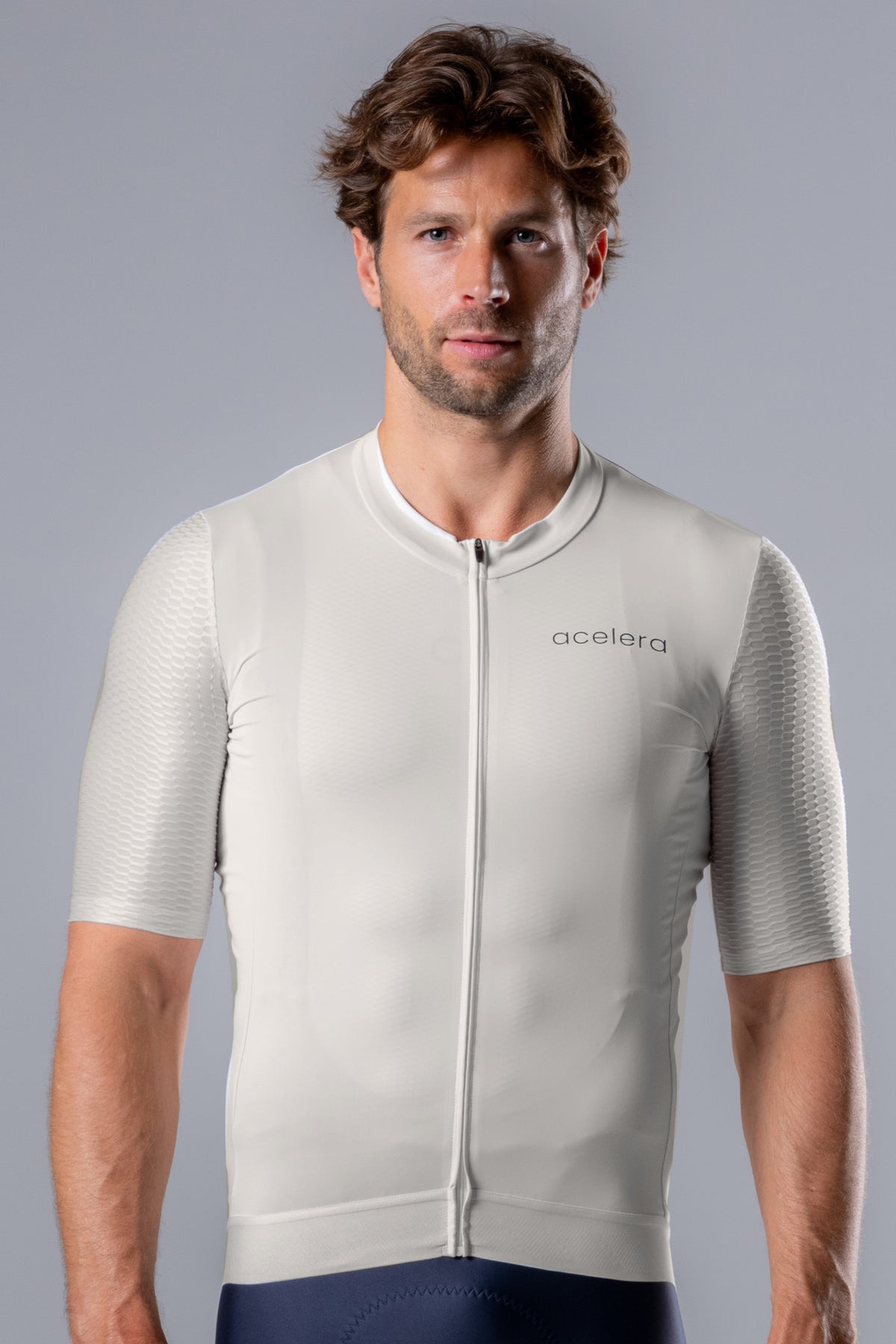 Acelera Men Intermediate cycling jersey Short Sleeve - Off-White Front View #Color_Off-White