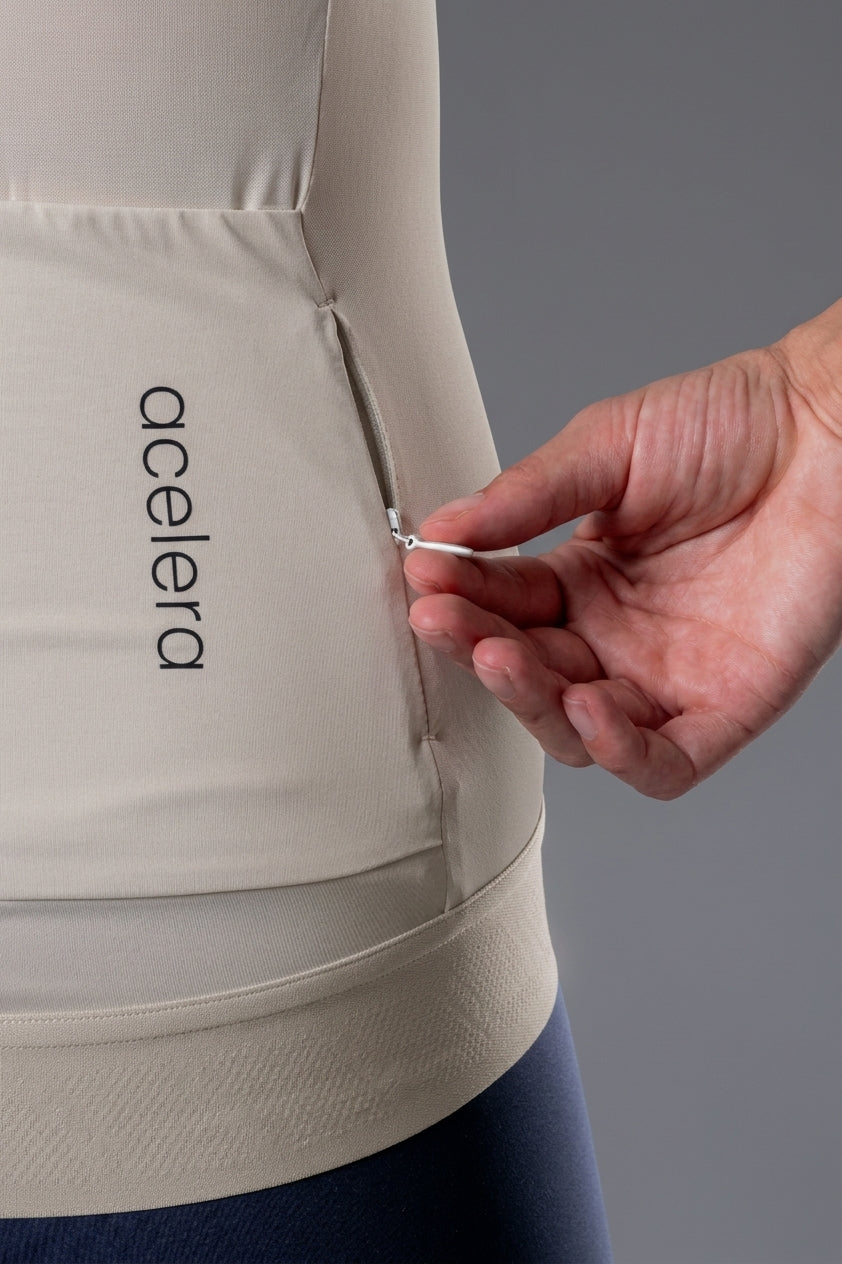 Acelera Women Pro cycling jersey Short Sleeve - Off-White Detail #Color_Off-White
