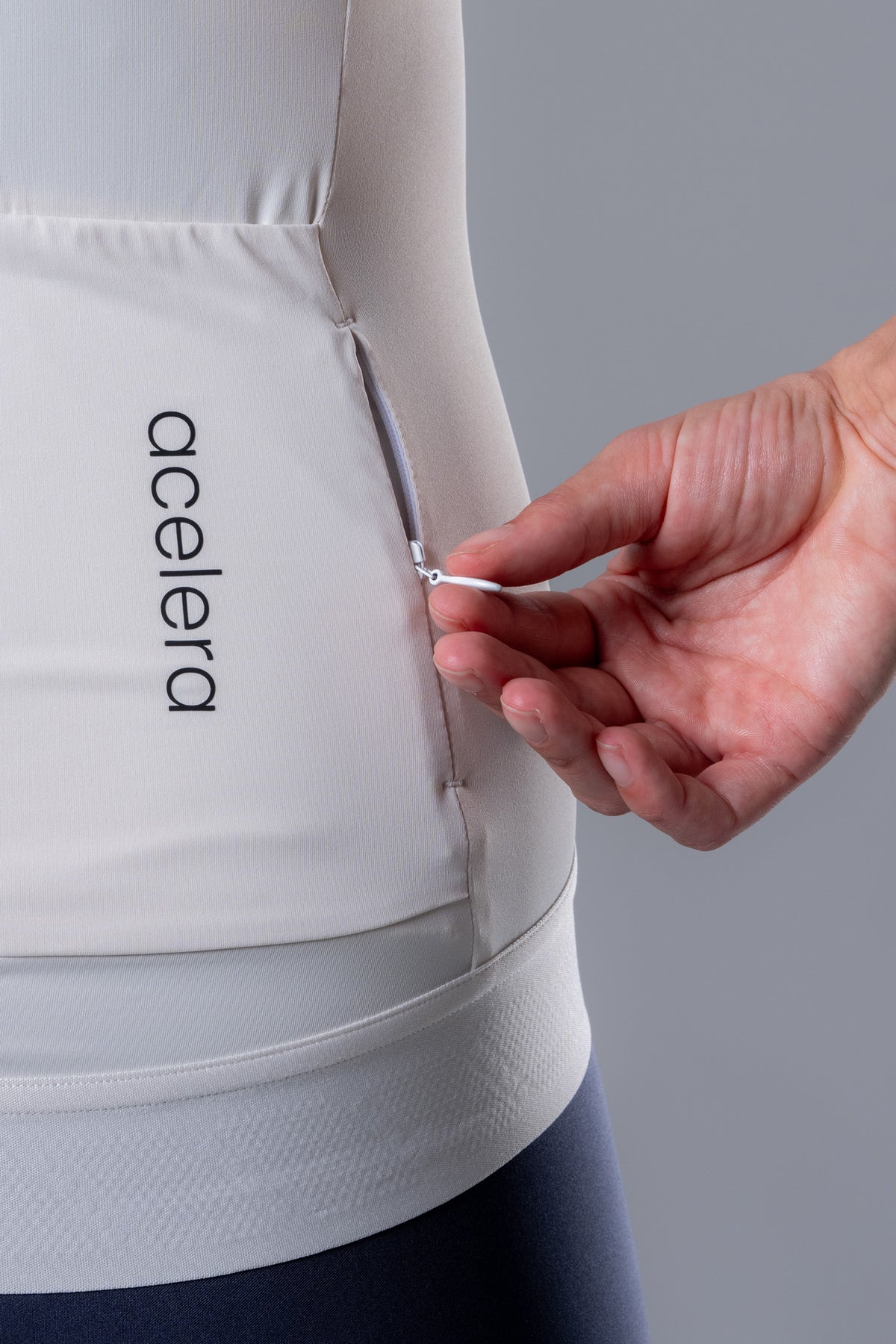 Acelera Women Pro cycling jersey Short Sleeve - Off-White Detail #Color_Off-White